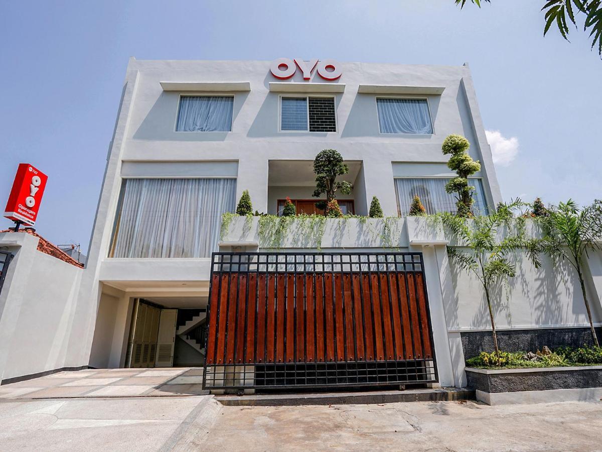 Oyo 747 Cipunegara Residence Surabaja Exteriér fotografie