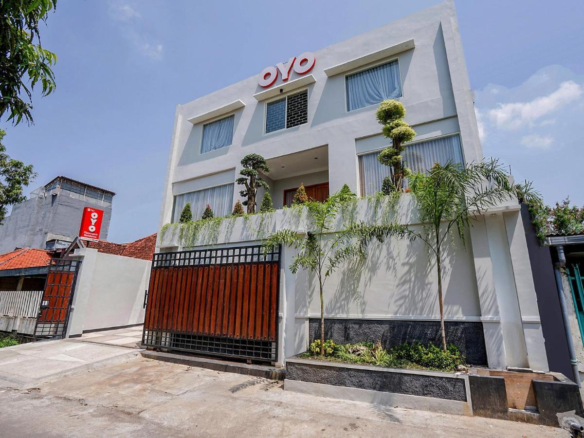 Oyo 747 Cipunegara Residence Surabaja Exteriér fotografie