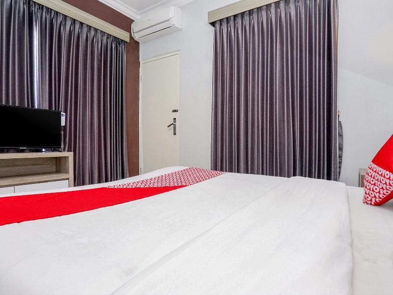 Oyo 747 Cipunegara Residence Surabaja Exteriér fotografie